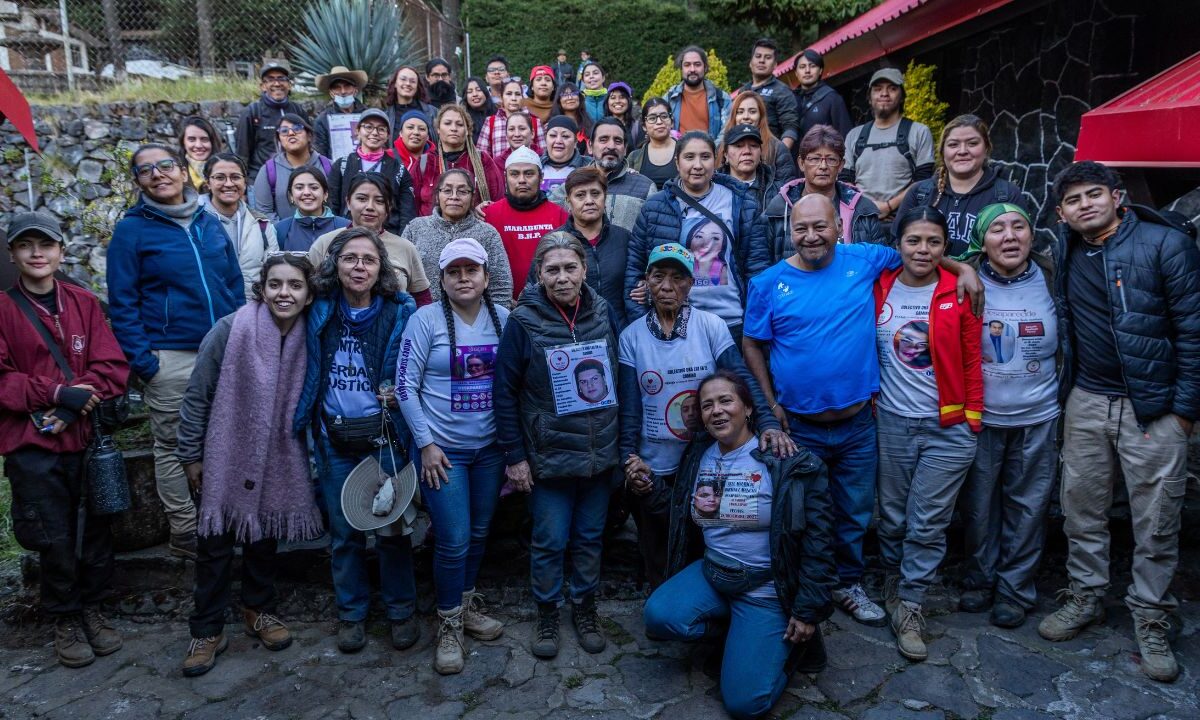 Familiares y miembros de los grupos de investigación y buscadores, trabajan por varios días para dar con los desaparecidos en la Ciudad de México.