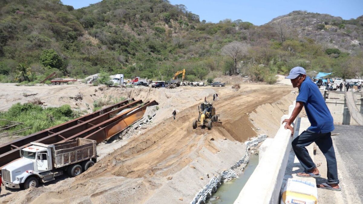 SICT construira serie de caminos