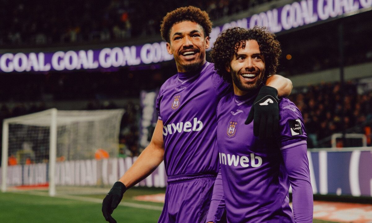 César "Chino" Huerta anotó un golazo y dio una asistencia en el triunfo del Anderlecht.