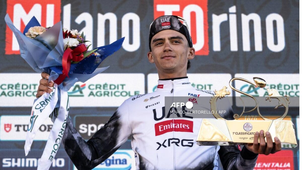 El joven ciclista mexicano, Isaac del Toro, se llevó este miércoles el primer lugar en la 106ª edición de la semiclásica Milán-Turín.