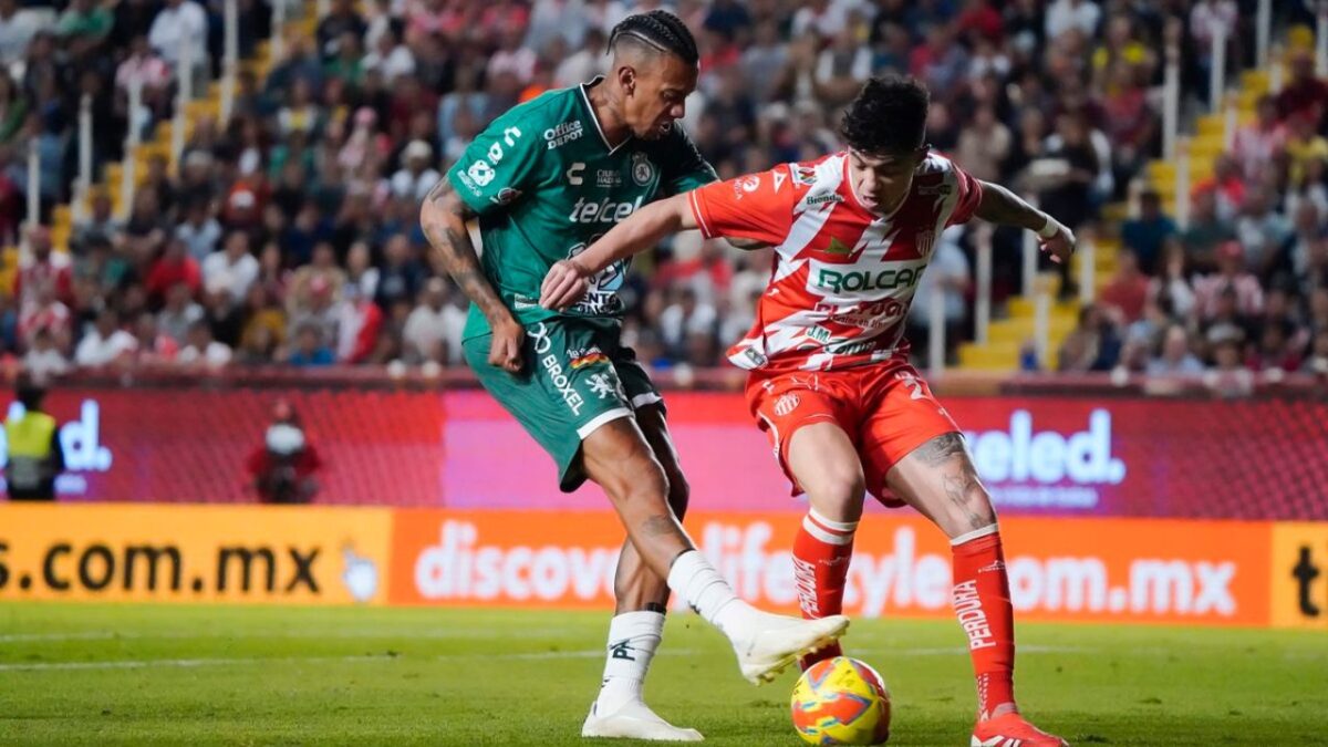 Con un jugador menos, Necaxa logró los tres puntos en la jornada 12, mientras que León suma su segunda derrota consecutiva.