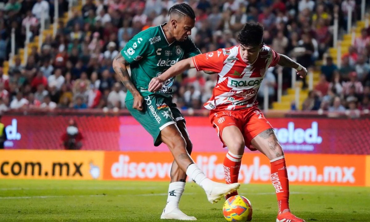 Con un jugador menos, Necaxa logró los tres puntos en la jornada 12, mientras que León suma su segunda derrota consecutiva.