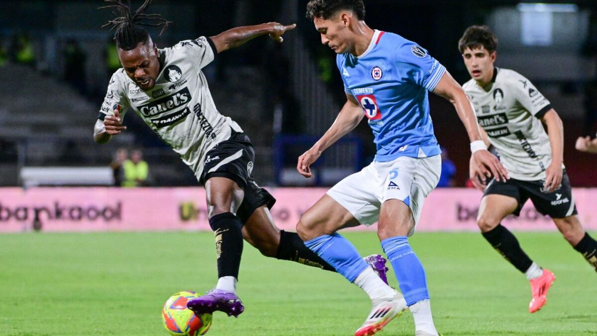 La Máquina del Cruz Azul doblegó al Atlético de San Luis con un marcador de 3 - 0, en el que Ángel Sepúlveda fue el protagonista del partido.