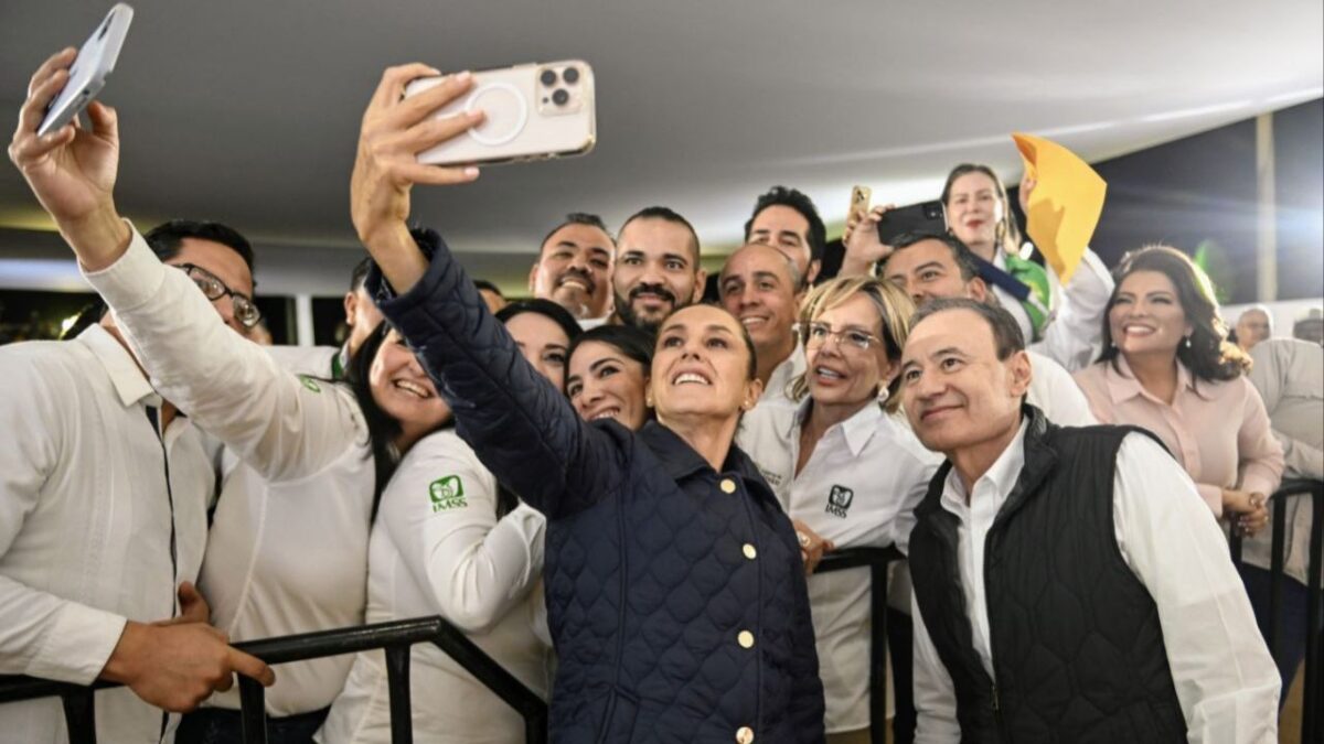 Con el compromiso de fortalecer el sistema de salud en la región fronteriza, el gobernador Alfonso Durazo Montaño y la presidenta de México, Claudia Sheinbaum Pardo, dieron el banderazo de arranque de obra del nuevo Hospital General de Zona de 120 camas del IMSS en San Luis Río Colorado para beneficio de 128 mil derechohabientes.