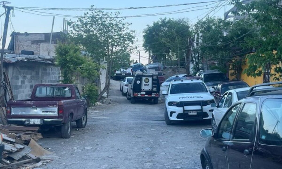 Localizan tres cuerpos maniatados y en descomposición en Escobedo.
