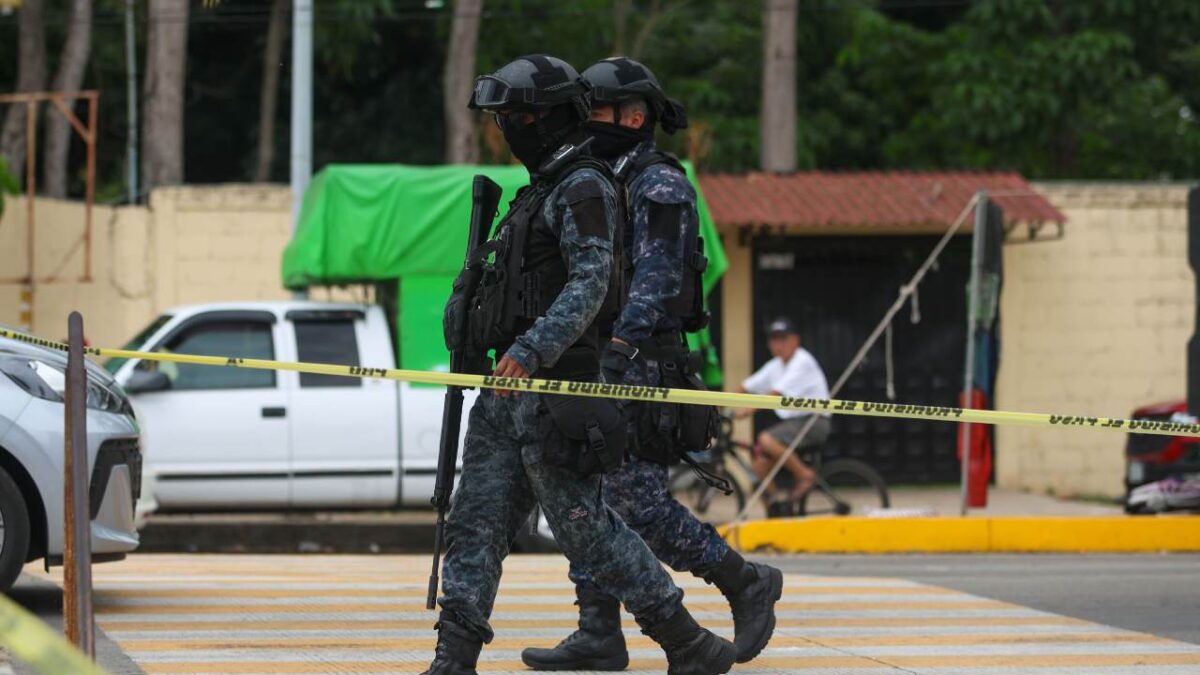 Pueblos originarios de Chiapas informaron que policías estatales detuvieron a 20 personas en Tila, entre ellos, menores y mujeres.