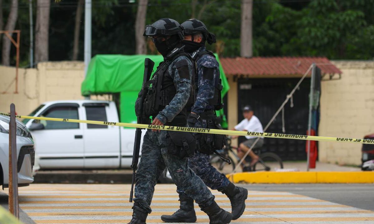 Pueblos originarios de Chiapas informaron que policías estatales detuvieron a 20 personas en Tila, entre ellos, menores y mujeres.