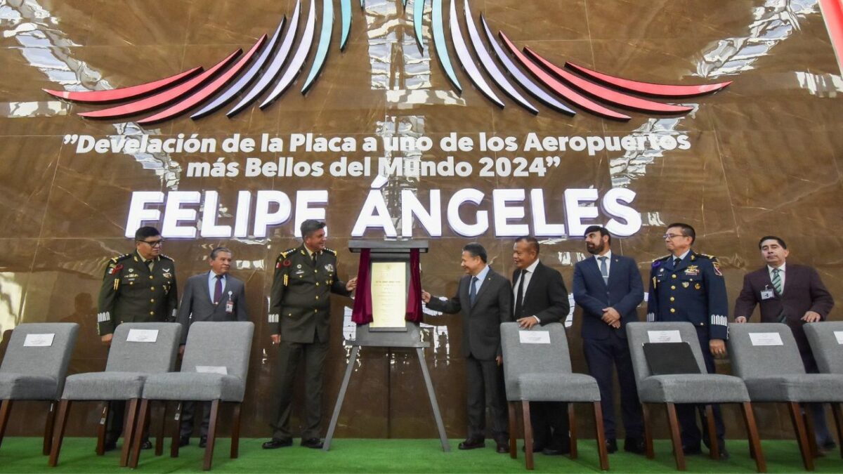 Develan placa que reconoce al AIFA como uno de los más bellos del mundo