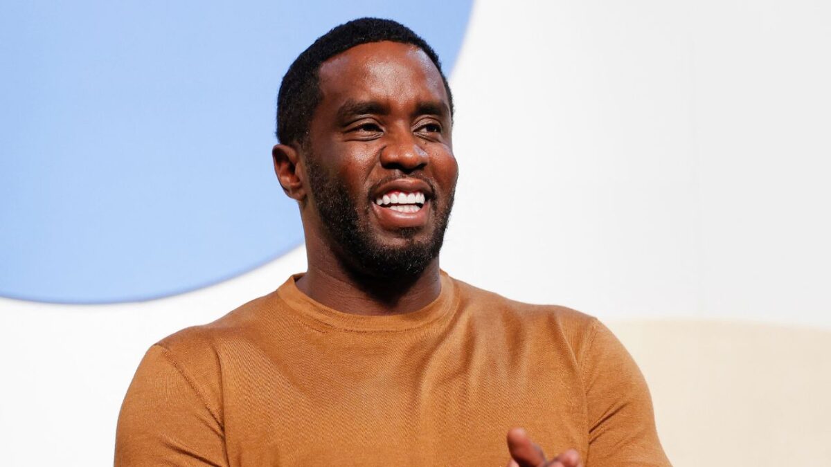 El rapero Sean Diddy Combs se declaró "no culpable" este viernes tras una nueva demanda en la que se agregaron acusaciones en el proceso en su contra por tráfico sexual y crimen organizado.