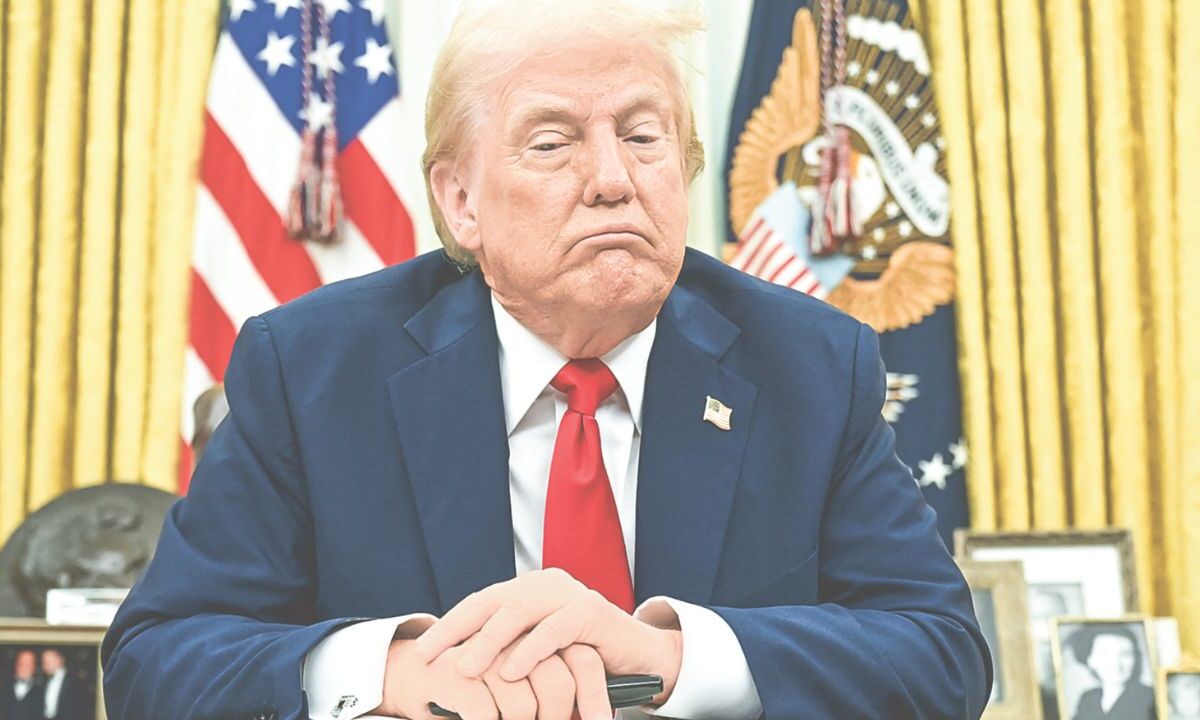 La decisión de Trump sobre los aranceles, ha generado críticas de expertos en todo el mundo por su falta de lógica económica y su impacto en regiones sin relevancia comercial.