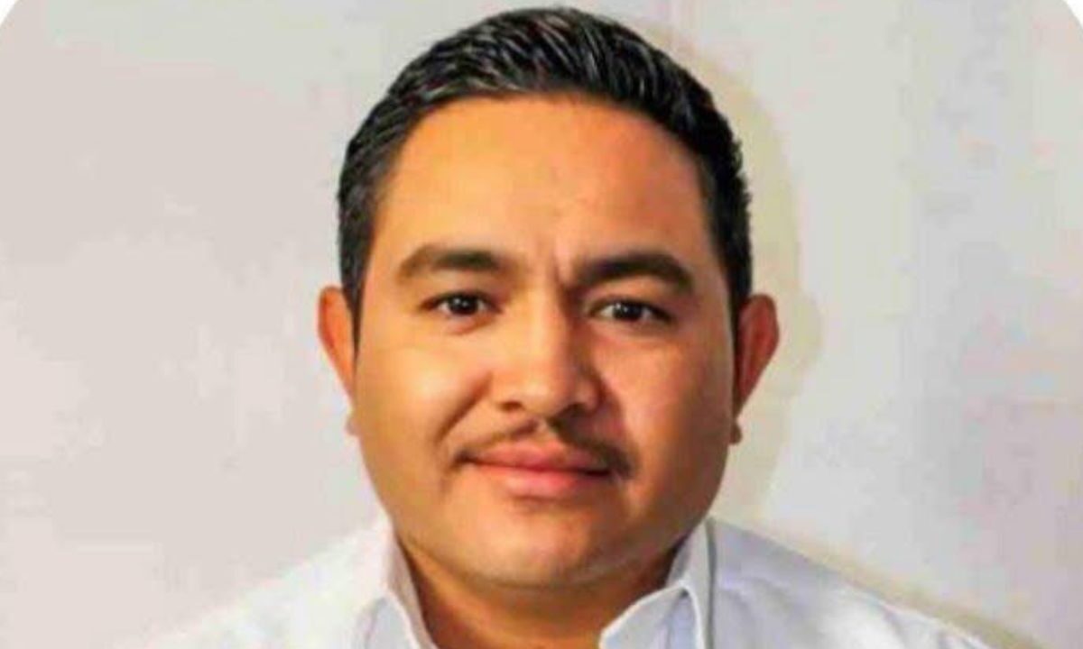 Se informó que el primer regidor del ayuntamiento de Ocuilan, Alejo Cedillo, cuándo circulaba en su camioneta a unos metros de la presidencia municipal.