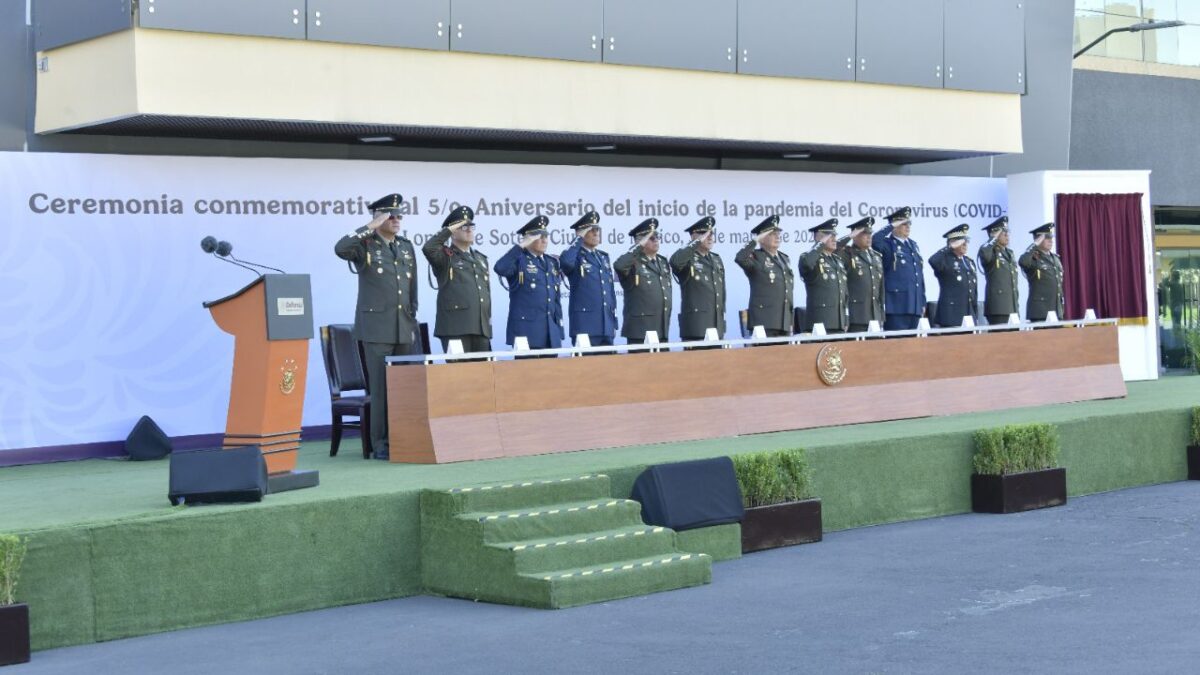 Desde la Plaza de la Lealtad, el Ejército mexicano conmemoró el quinto aniversario del inicio de la pandemia de COVID-19.