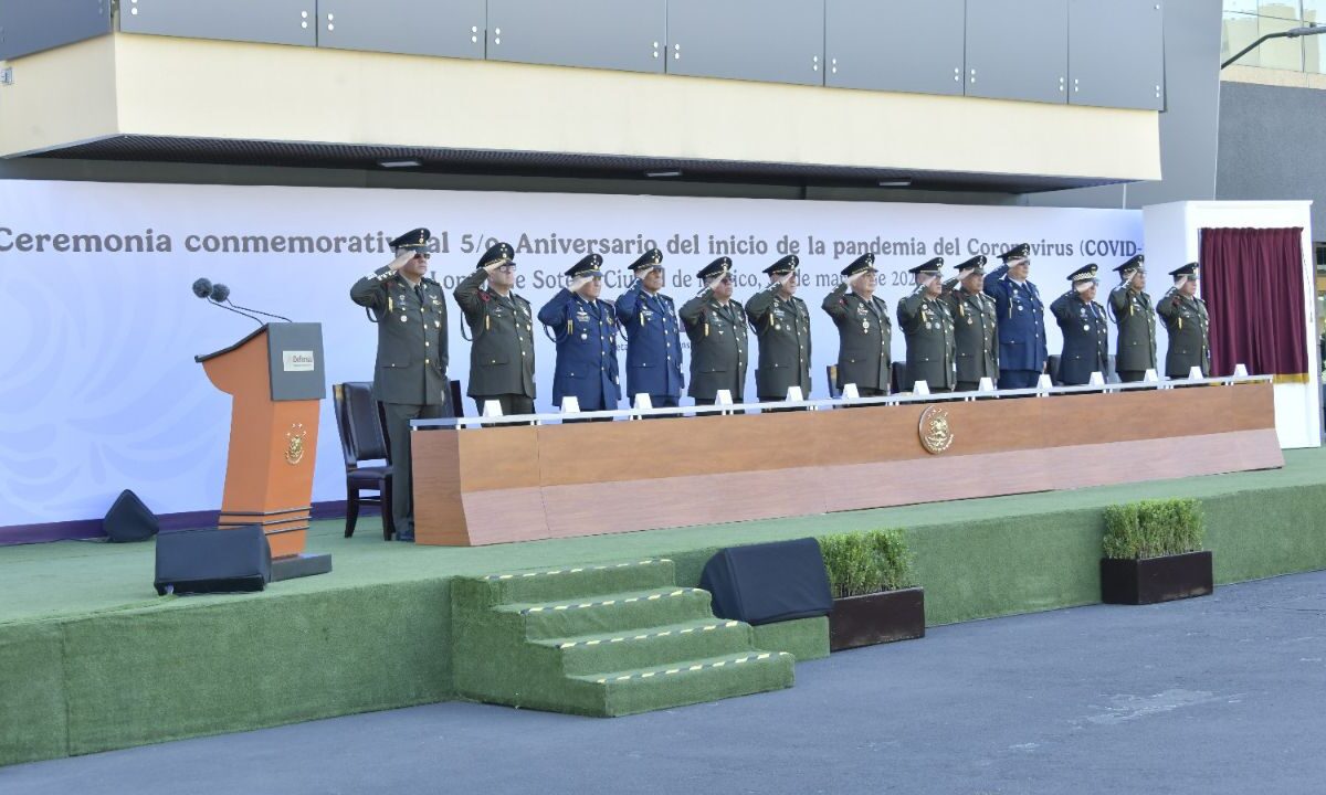 Desde la Plaza de la Lealtad, el Ejército mexicano conmemoró el quinto aniversario del inicio de la pandemia de COVID-19.