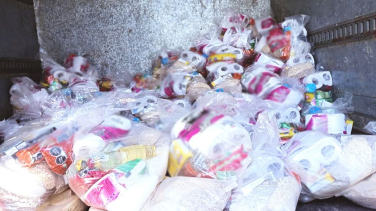 En Michoacán, Fuerzas Federales aseguraron 150 despensas del CJNG que iban a ser entregadas en 11 comunidades.