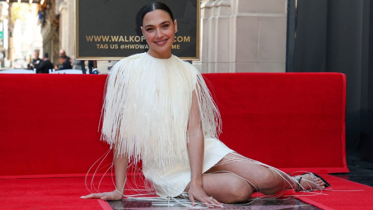 Este 18 de marzo la actriz israelí, Gal Gadot recibió su estrella en el Paseo de la Fama de Hollywood. Todo esto en medio de protestas de grupos Pro Palestina.