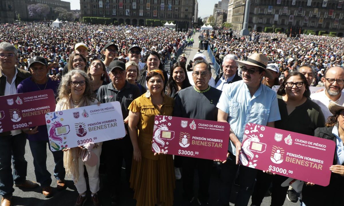 Entrega Brugada 30 mil apoyos de la Pensión Hombres Bienestar