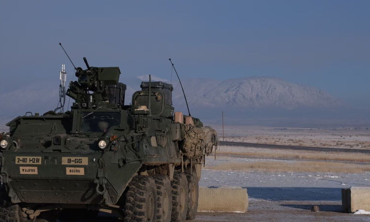 El Comando Norte de EU informó que desplegará 2 mil 400 soldados en servicio activo más a la frontera con México.