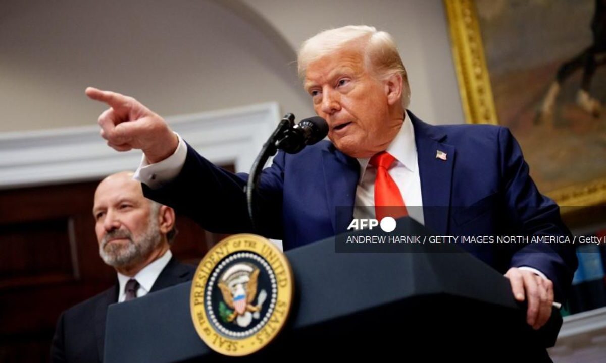 Estados Unidos prohibirá o limitará a unas 50 empresas, principalmente chinas, iraníes y emiratíes, las exportaciones de semiconductores.