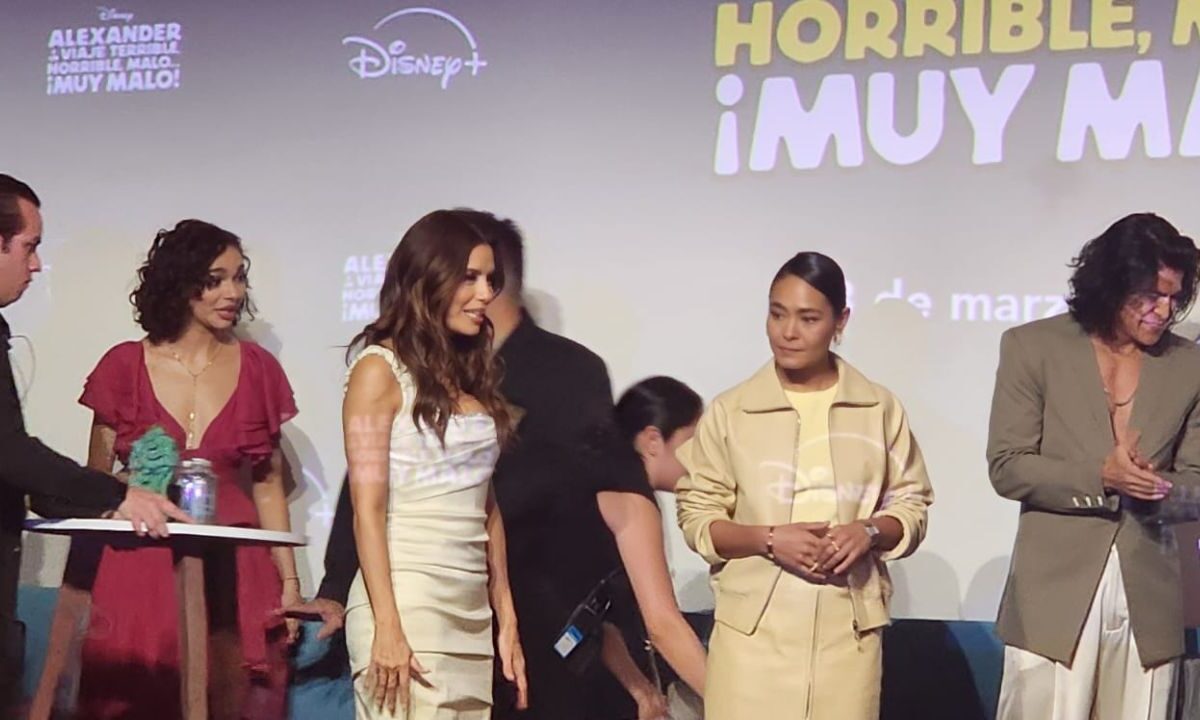 La actriz Eva Longoria estuvo en México para hablar de su nueva cinta "Alexander, el viaje terrible, horrible, malo, muy malo" de Disney.