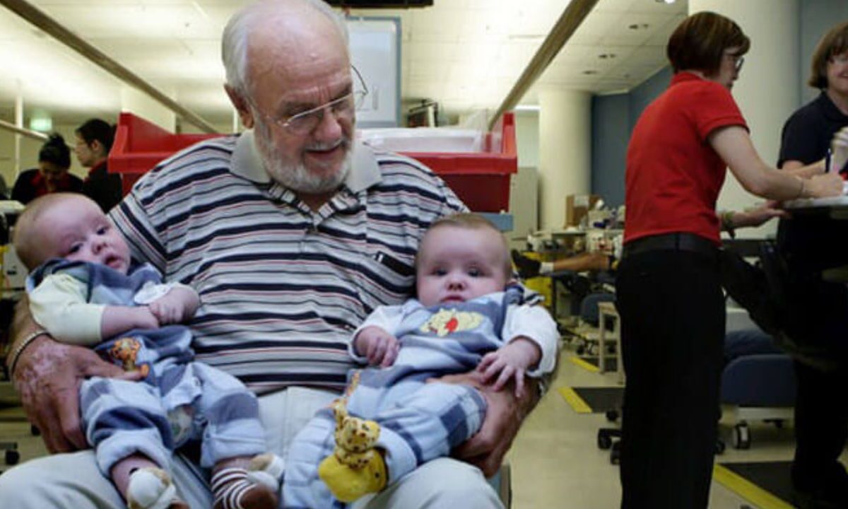 Fallece a los 88 años donador de sangre australiano que salvó a millones de bebés