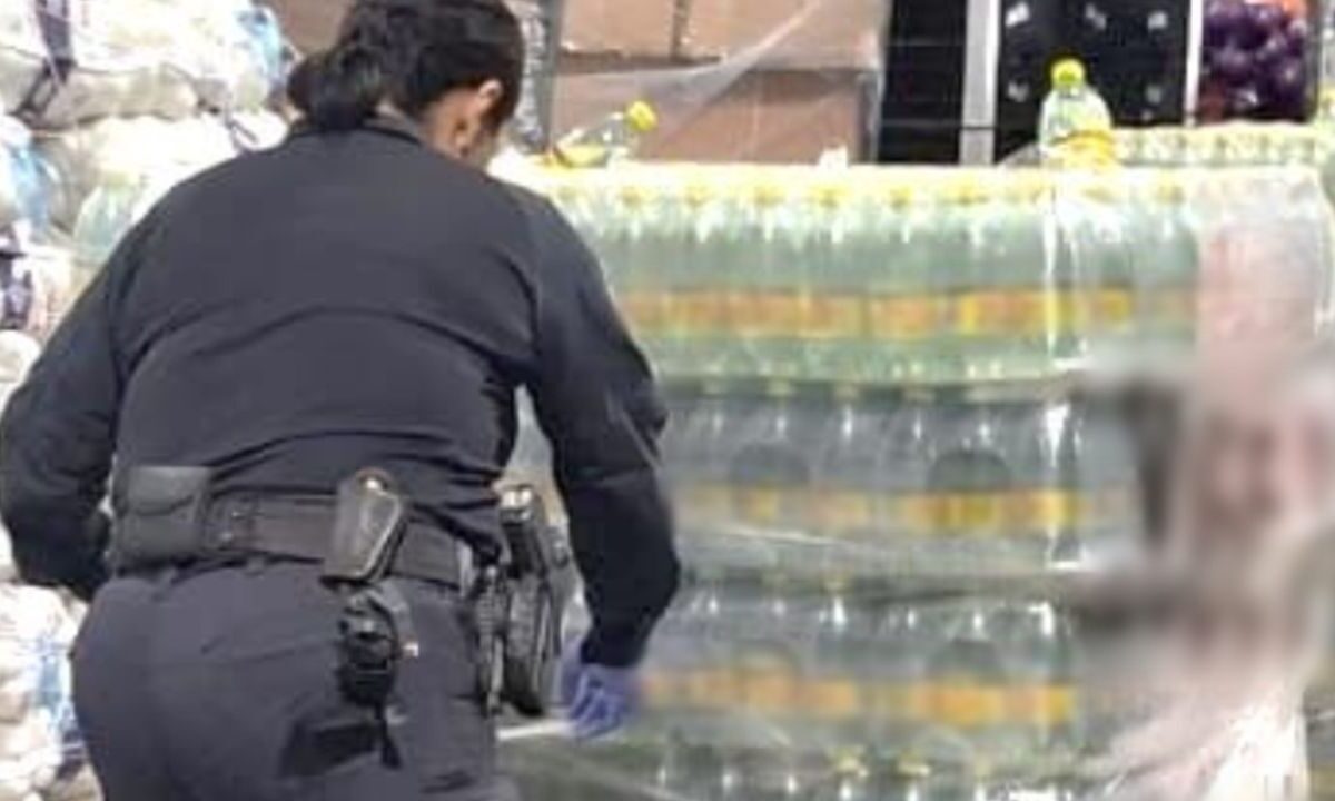 Fuerzas Federales aseguraron en la frontera con EU, 1 tonelada de metanfetamina oculta en botellas de una marca de agua mineral denominada “Topo Chico”.