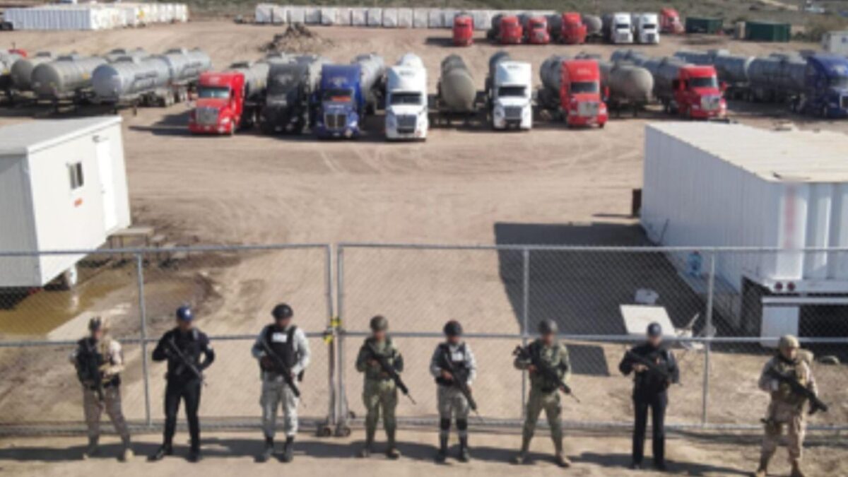 Fuerzas Federales aseguraron 8 millones de litros de hidrocarburo en Ensenada, Baja California, informó Omar García Harfuch.