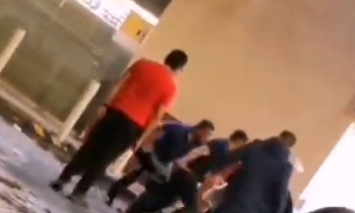 El coordinador de Alumbrado Público del ayuntamiento de Otumba, es denunciado por haber propinado una brutal golpiza a dos jóvenes.