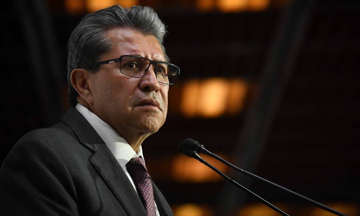 Ricardo Monreal criticó a las diputadas que votaron a favor de admitir el dictamen de desafuero en contra de Cuauhtémoc Blanco.