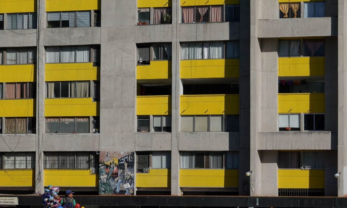 En uno de los jardines en la zona de Nonoalco en Tlatelolco se encontró un cuerpo sin vida.