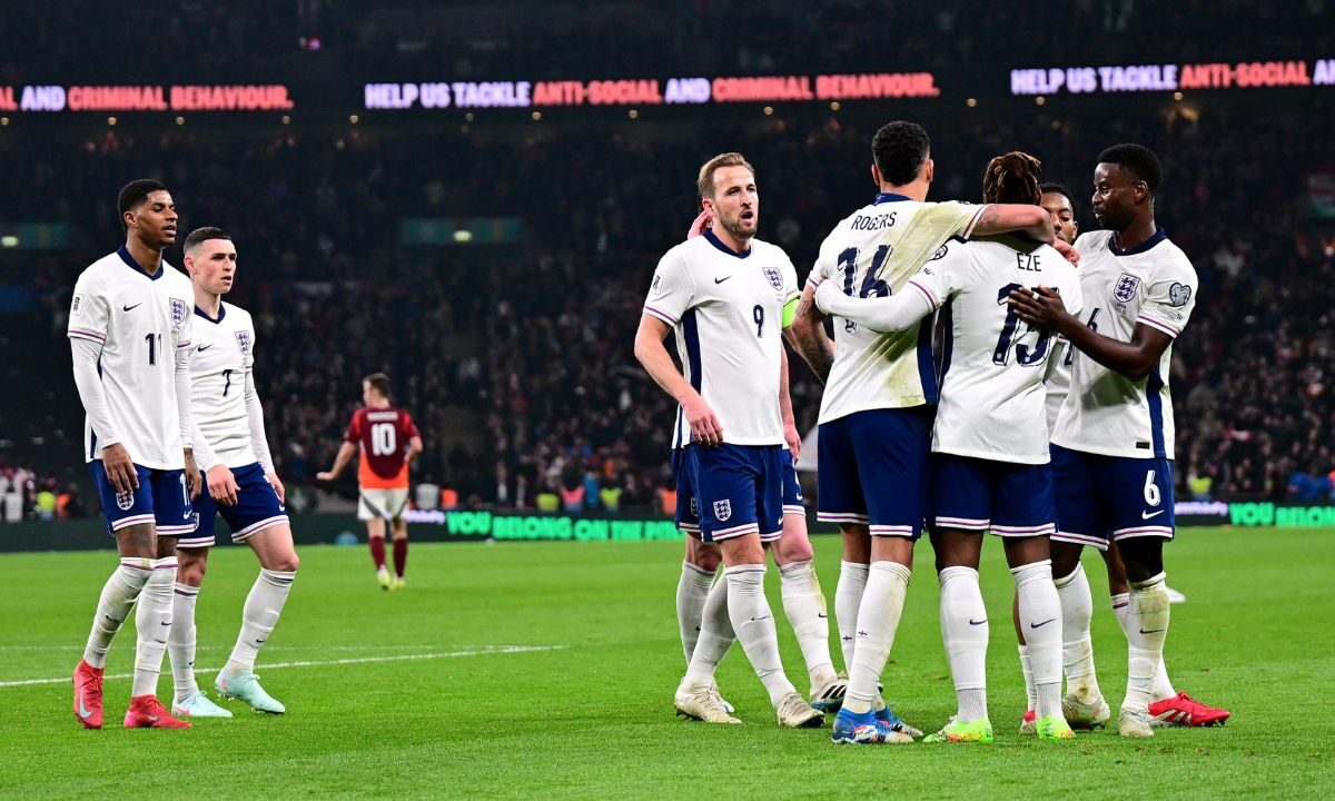 Inglaterra lidera el primer lugar del grupo K, en el que solo Serbia no ha jugado un solo partido en las eliminatorias de UEFA