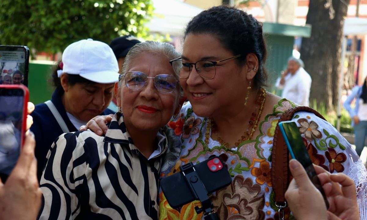Lenia Batres, candidata a ministra de la Suprema Corte de Justicia de la Nación (SCJN), aseguró durante el inicio de su campaña al exterior del máximo tribunal, que ahorró a la federación 15 millones de pesos en aproximadamente un año.