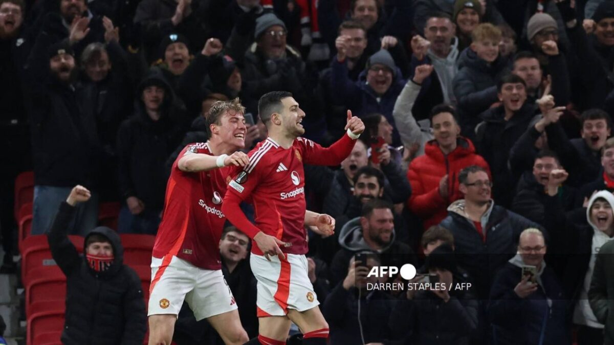 El Manchester United y su capitán Bruno Fernandes como figura, avanzó a los cuartos de final de la Europa League.