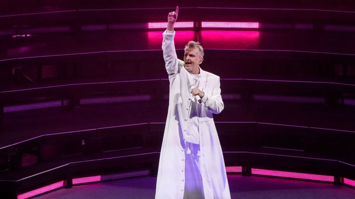 Miguel Bosé tuvo un regreso inesperado en el Auditorio Nacional