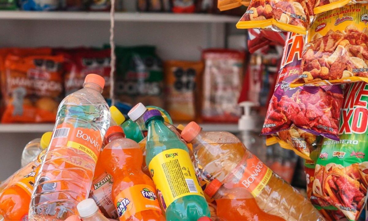 Conoce las multas por vender comida chatarra en las escuelas