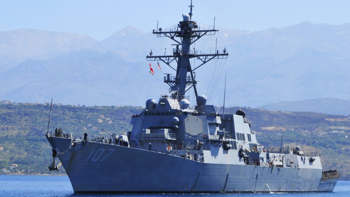 EU mandó una nave de guerra al Golfo de México para tareas de seguridad fronteriza por órdenes de la administración Trump.