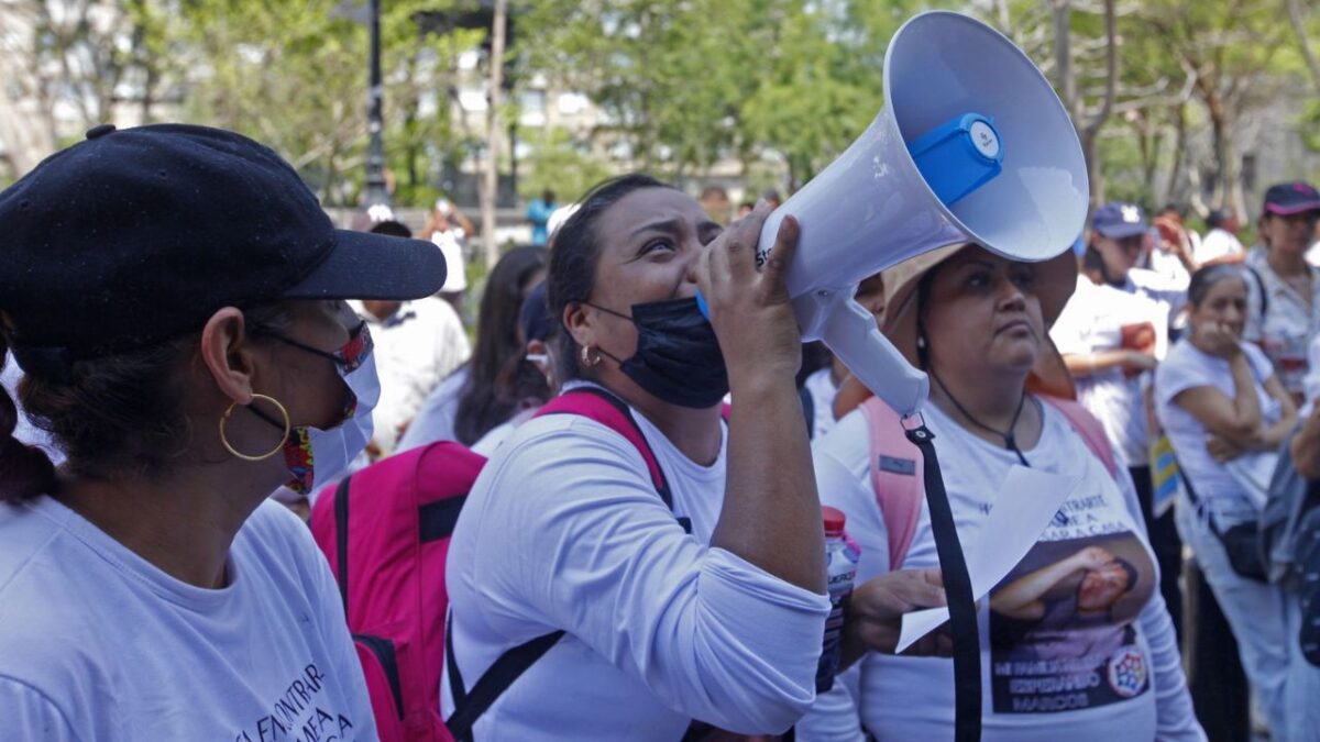 Colectivos de familias buscadoras pidieron a Claudia Sheinbaum que los “voltee a ver y los escuche”, tras una jornada de protestas.