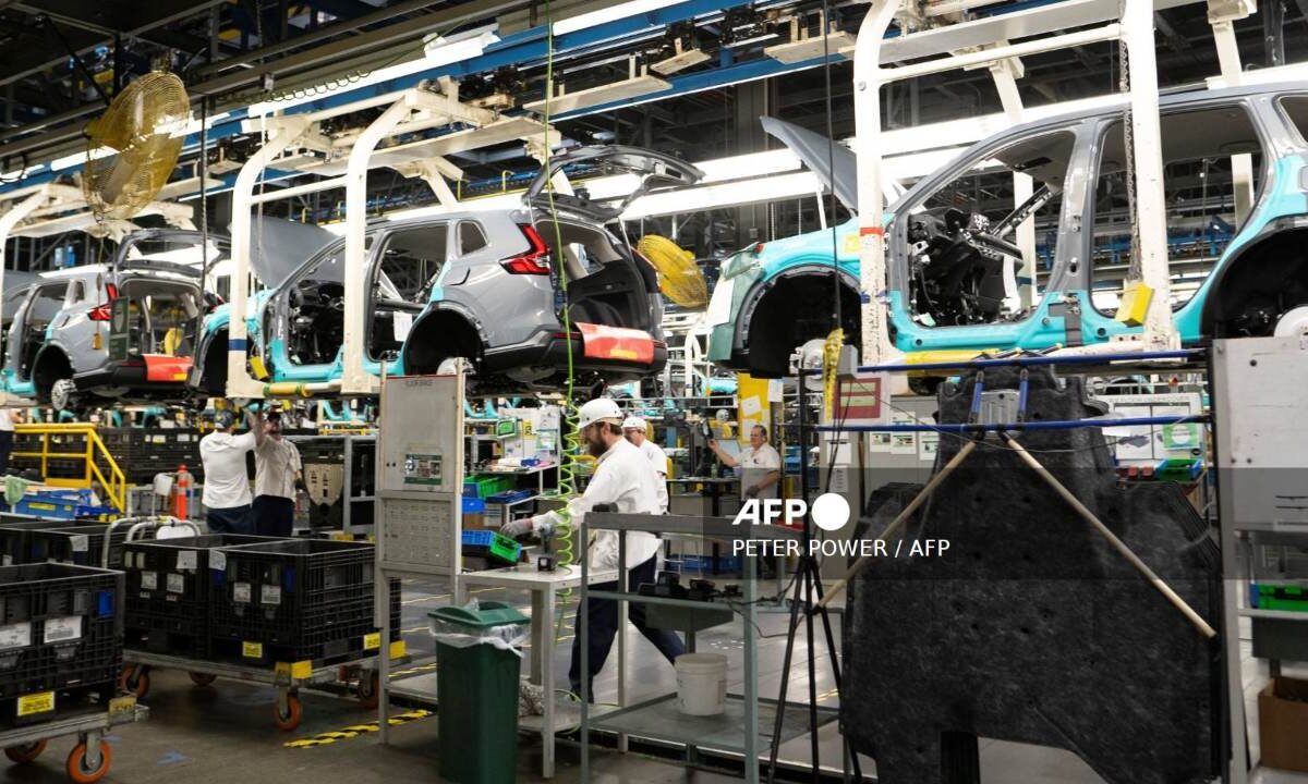 Las piezas de automóviles que cumplan con el acuerdo pactado en el marco del T-MEC permanecerán libres de aranceles por el momento