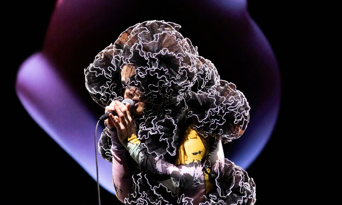 Ya se publicó el tráiler de la película del concierto Björk: Cornucopia y el resultado es una experiencia visualmente impactante
