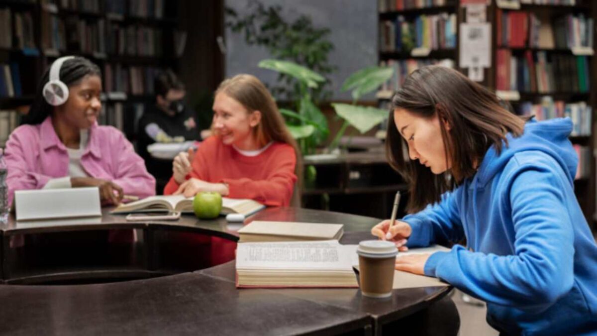 Estos programas de Bibliotecas ayudan a los Estudiantes de Inglés a Mejorar sus Habilidades.