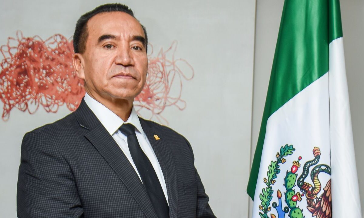 Con el uso de conceptos adoptados por la denominada Cuarta Transformación, Rufino H. León Tovar inició su campaña en redes sociales como candidato a magistrado del Tribunal de Disciplina Judicial (TDJ), y prometió pagar “deuda histórica” a los mexicanos y otorgar justicia “principalmente para los que menos tienen”.