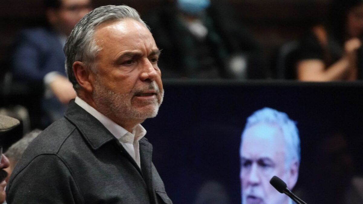 Ramírez Cuéllar presenta iniciativa contra el fuero.