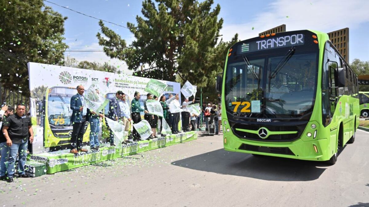 Operadores potosinos recibieron unidades de transporte público primer nivel que brindarán más apoyo a las familias del estado.