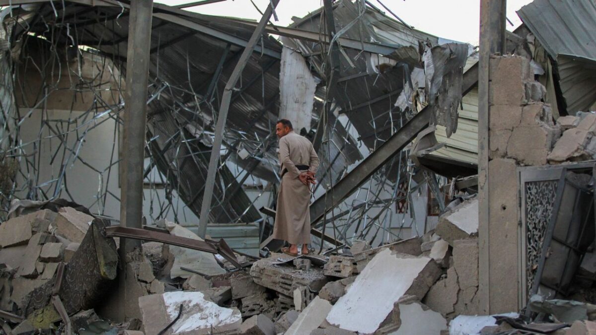 Dos regiones de Yemen controladas por los hutíes fueron bombardeadas, indicó el jueves un canal de televisión propiedad de los rebeldes yemenitas, que acusó de esta "agresión" a Estados Unidos.