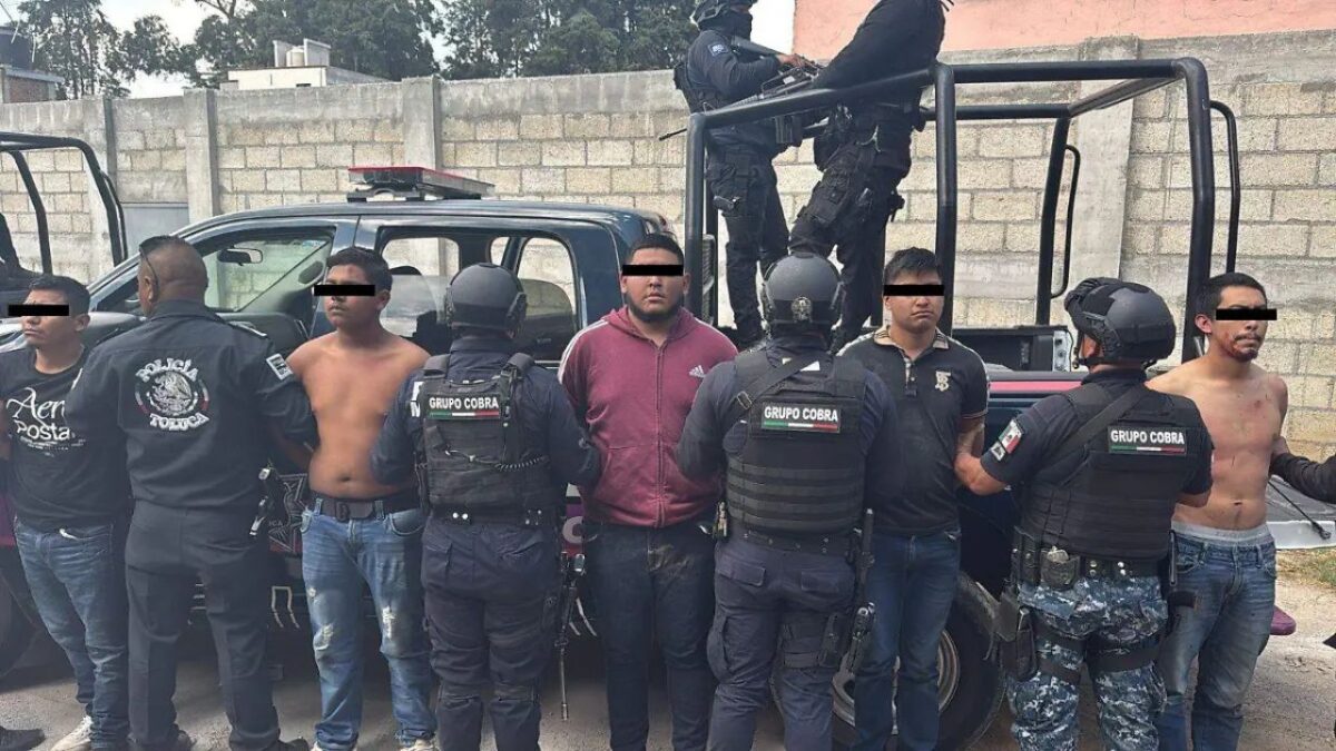 Policías preventivos de Toluca lograron la detención de seis personas identificadas como integrantes de una banda de secuestradores.
