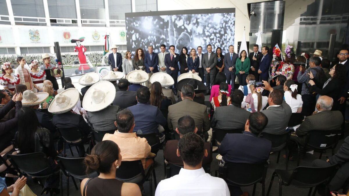 Senado recibe “El Gigante de México” muestra alusiva a Aguascalientes