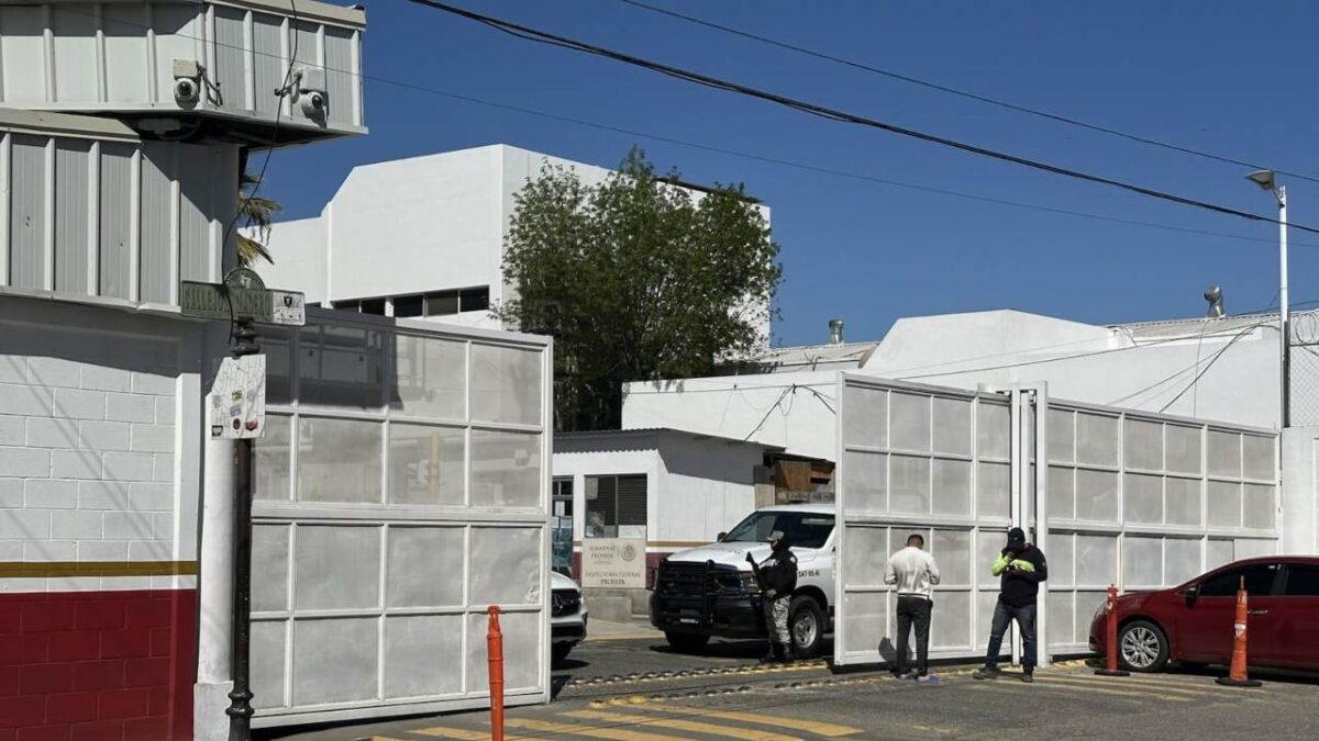 Claudia Sheinbaum anunció la cancelación de patentes ante la corrupción en aduanas fronterizas.