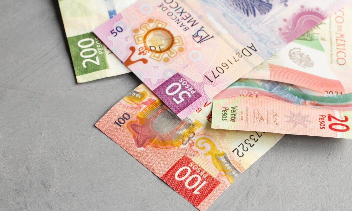 Descubre cuánto te deben pagar en caso de tener que trabajar el feriado del 17 de marzo en conmemoración del natalicio de Benito Juárez.