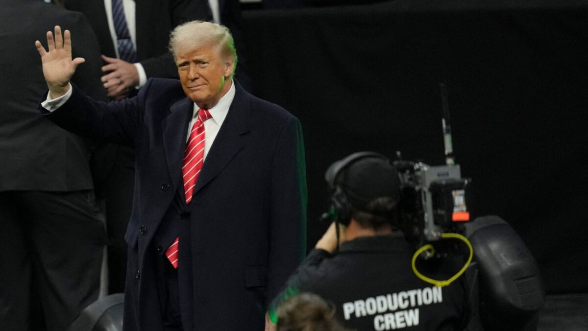 México deberá quedar excluido de los aranceles recíprocos que entrarán en vigor en una semana, el 2 de abril, y que fueron firmados en una orden ejecutiva por el presidente Donald Trump, proyectan expertos en comercio internacional.