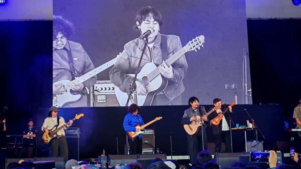 El cantante viral, Macario Martínez debutó en el festival de música Vive Latino 2025.