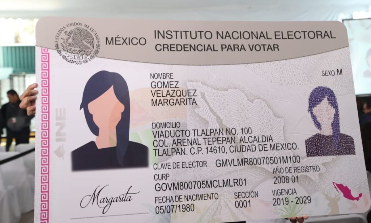 Acude al Módulo de Atención Ciudadana, donde lo tramitaste, y recoge tu INE